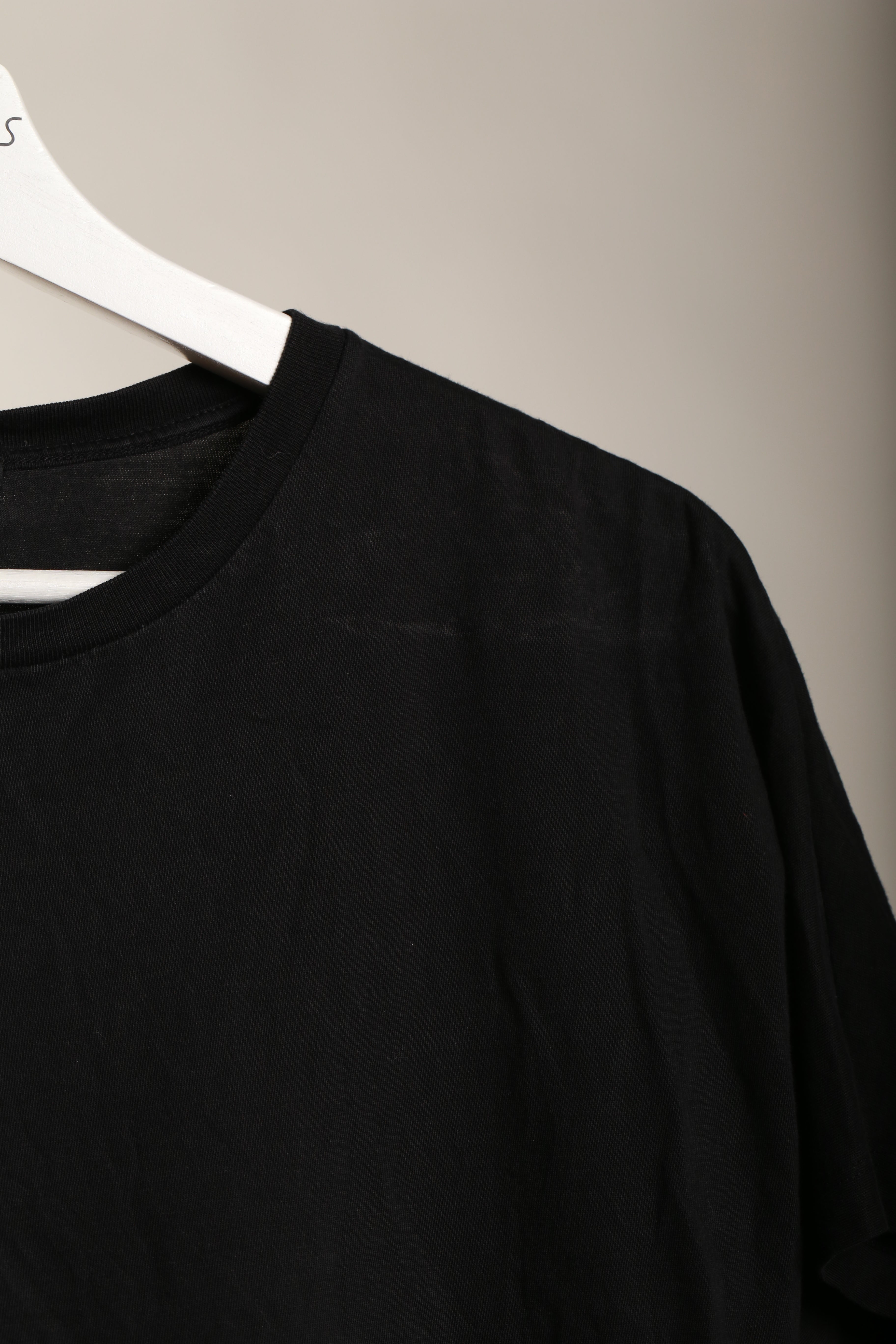 Damski T-shirt COS XS – czarny