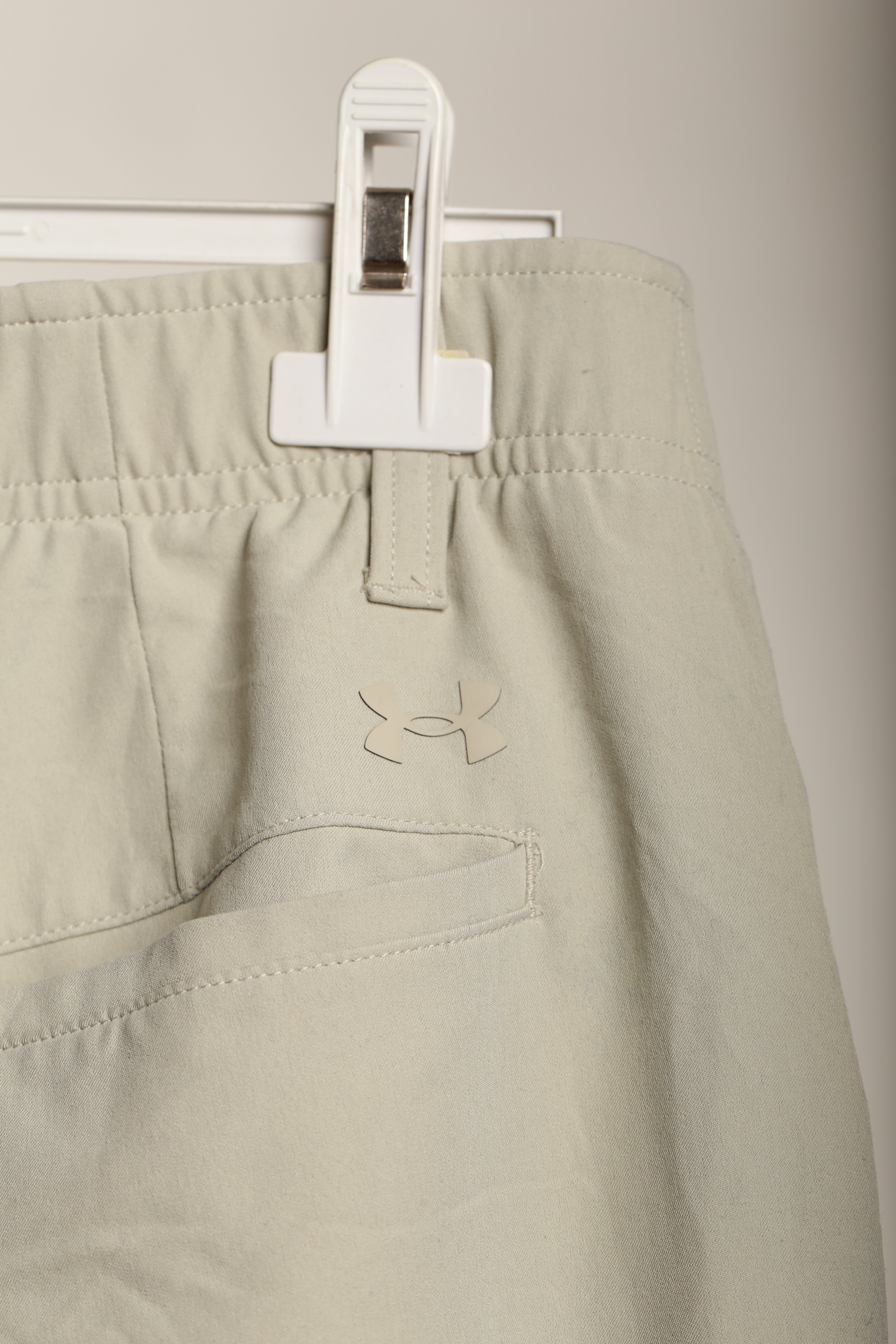 Męskie spodnie Under Armour 34x30 – beżowe